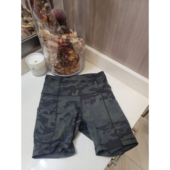 lululemon athletica Pants - Lululemon Women's Fast And Free 6" Non-Reflective Shorts Black Size 4